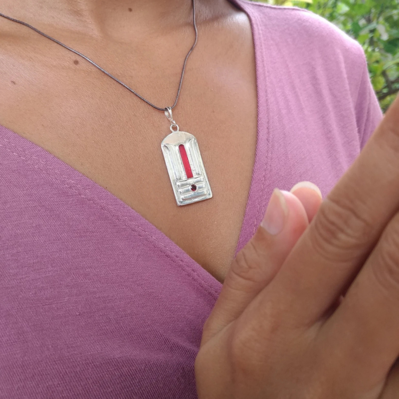 Ciondolo nemam shakti in argento 925