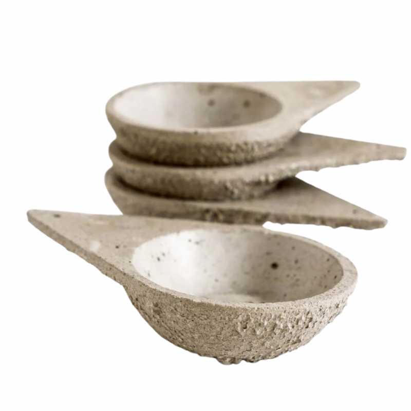 Bruciatore in cemento grigio sagrada madre - 17x8 cm