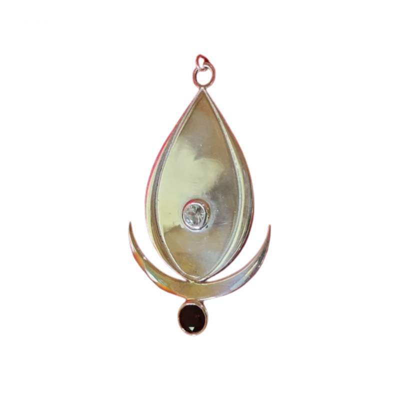 Ciondolo nemam shakti in argento 925